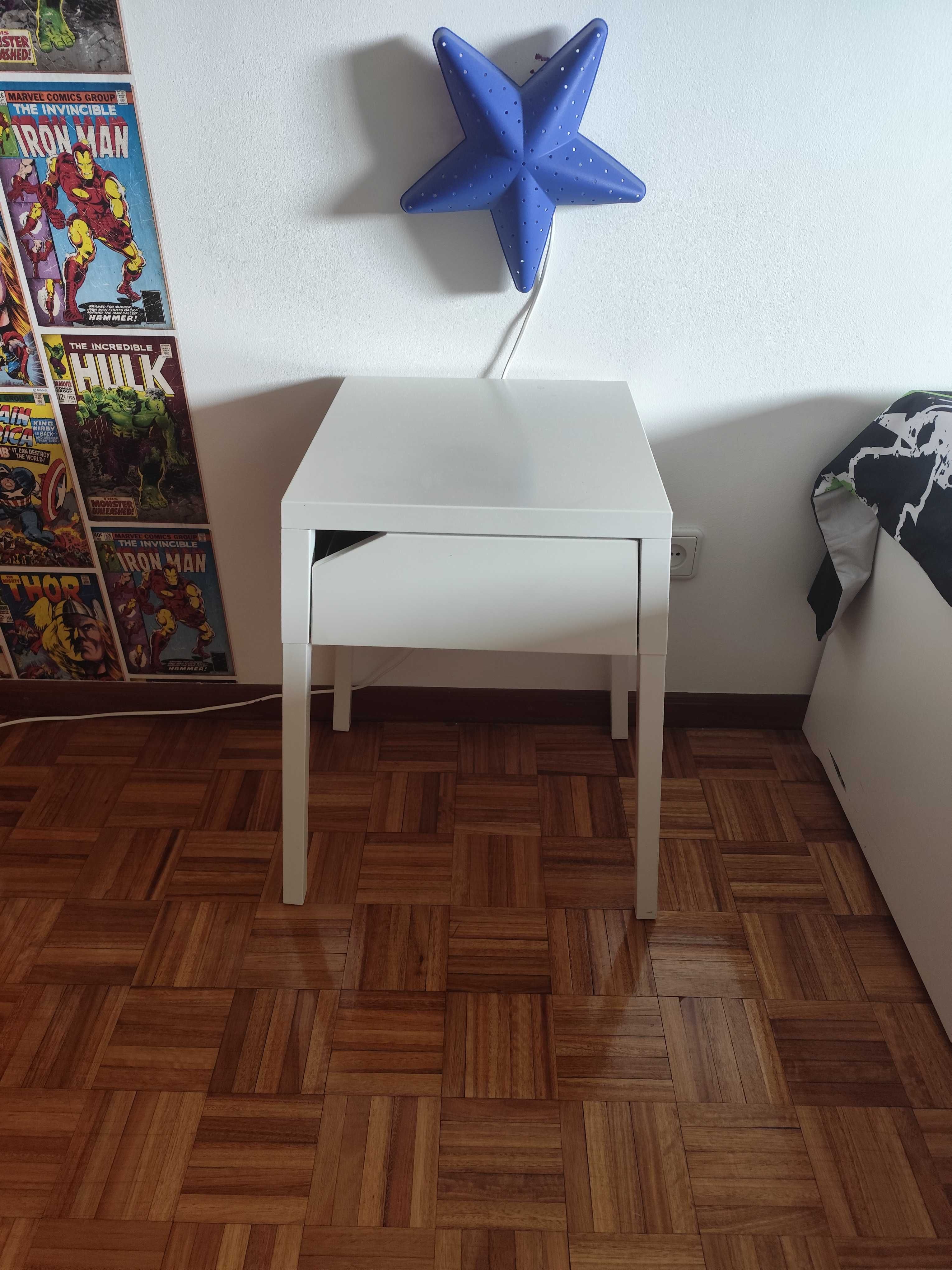 2 camas com estrado 90x200cm e 2 mesas cabeceira - como novas