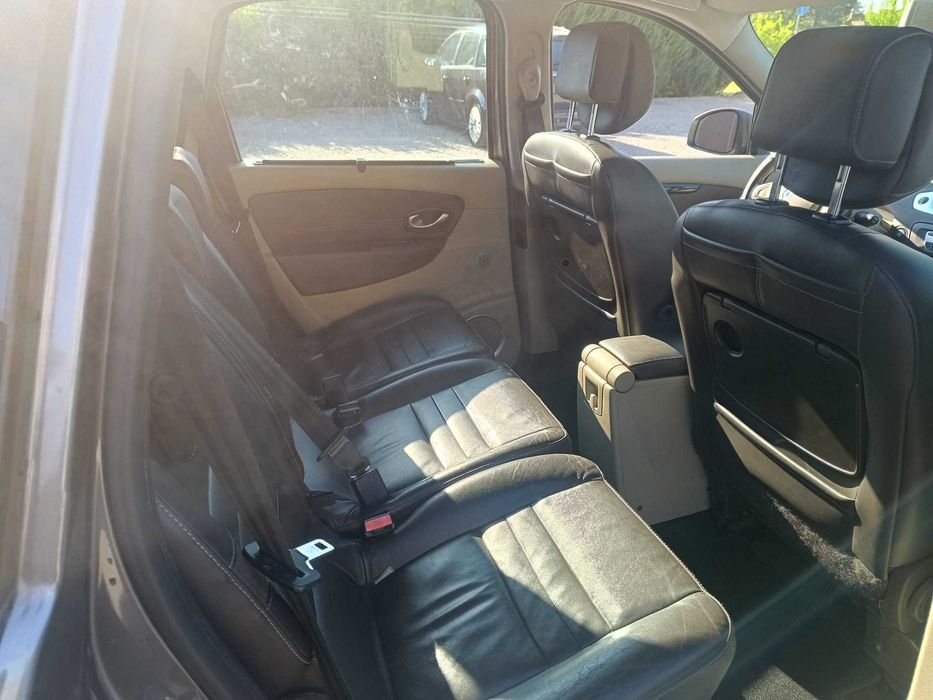 Renault Megane Scenic III 2,0 B  2010 rok 7 os HAK opłacony automat