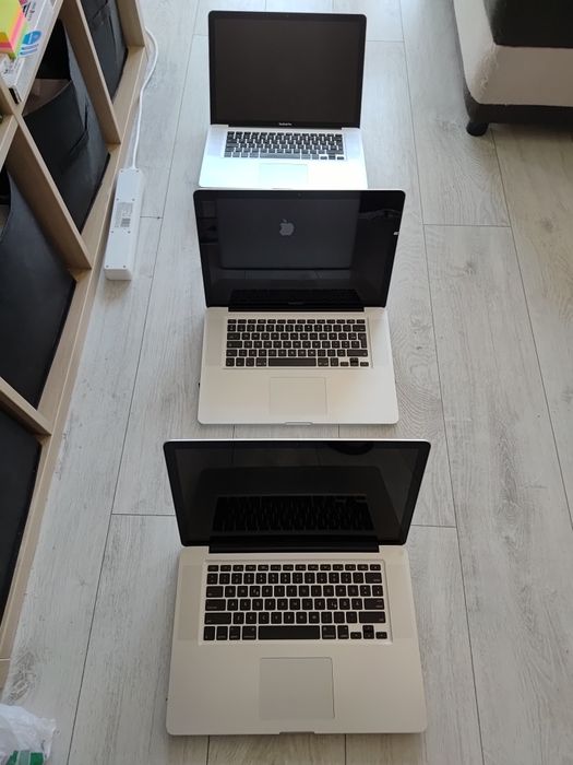 Macbook pro A1286, 3 sztuki (uszkodzone)