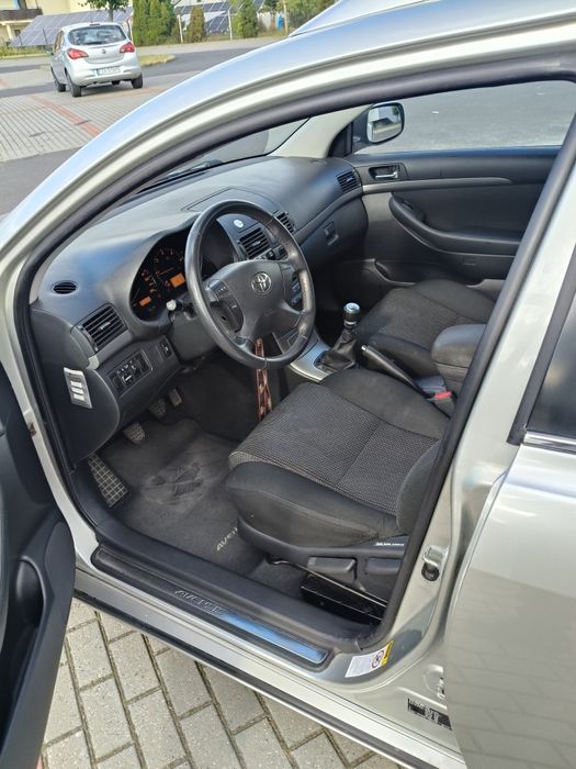 Toyota Avensis t25 2.0 D4D