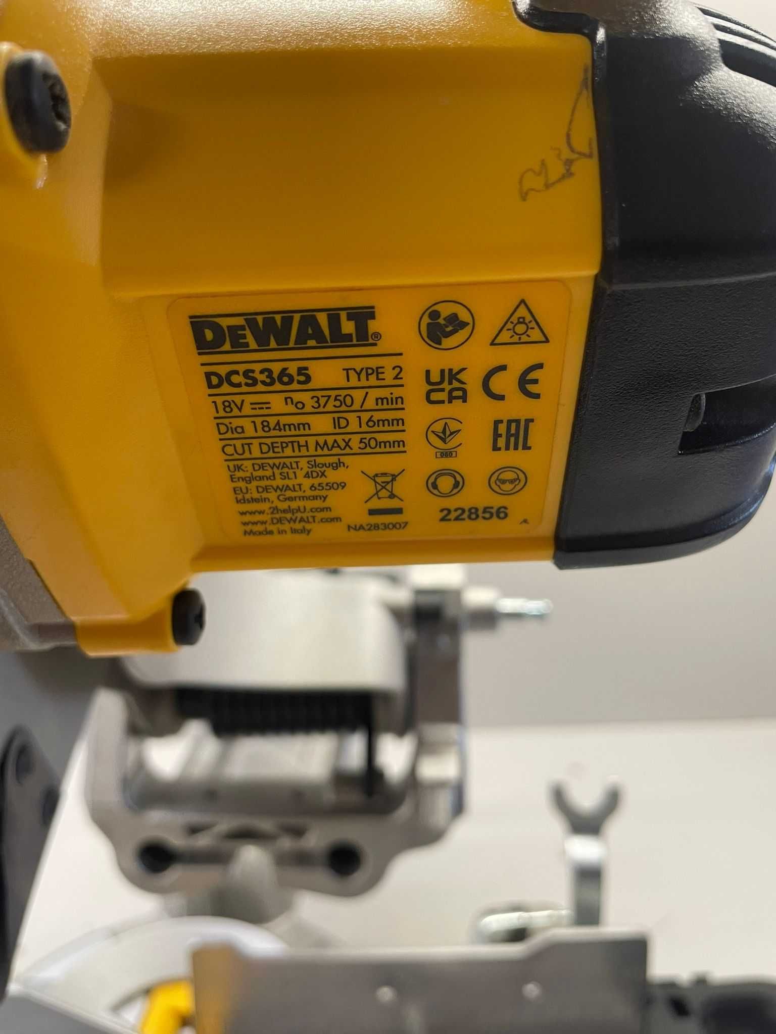 Piła ukośnica DeWalt akumulatorowa 184 mm 19H/2