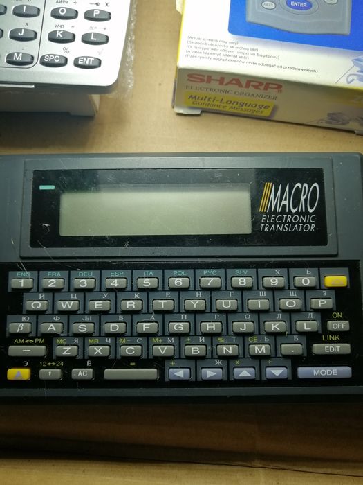 Notesy elektroniczne zestaw Sharp i inne