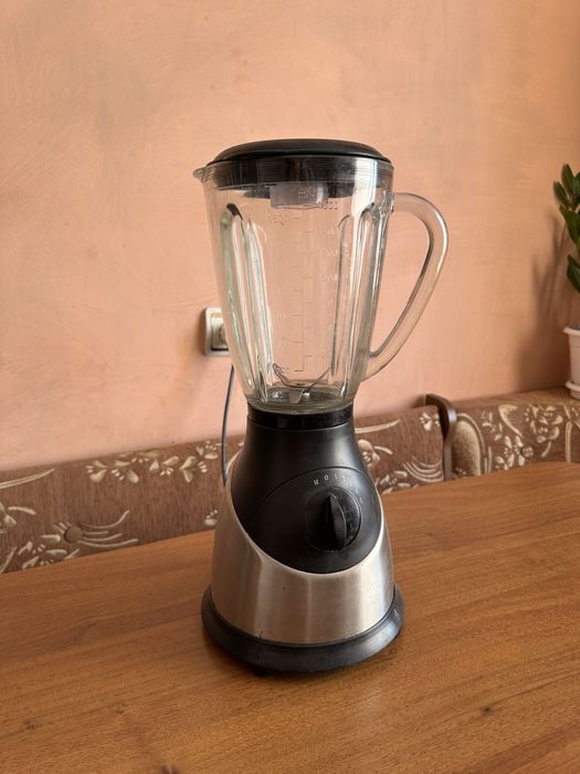 Міцний потужний блендер