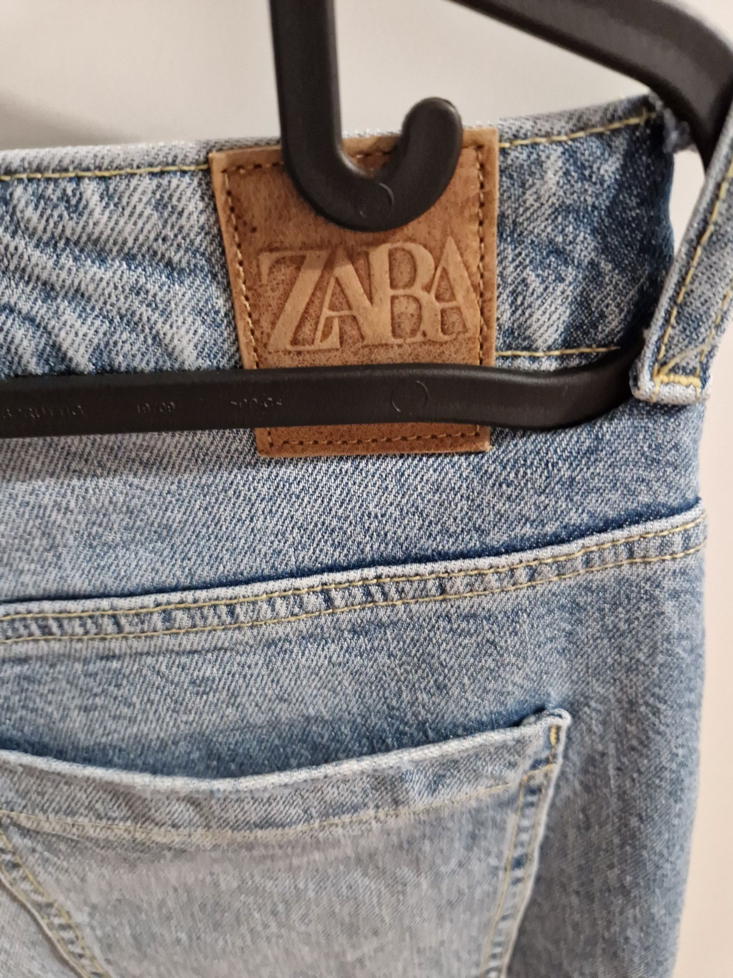 Jeansy spodnie Zara rozm.36 prostą krótsza nogawka