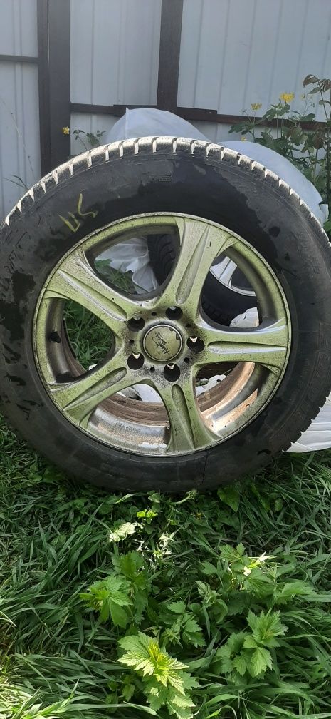 Диски с резиной зима 205/60 R16