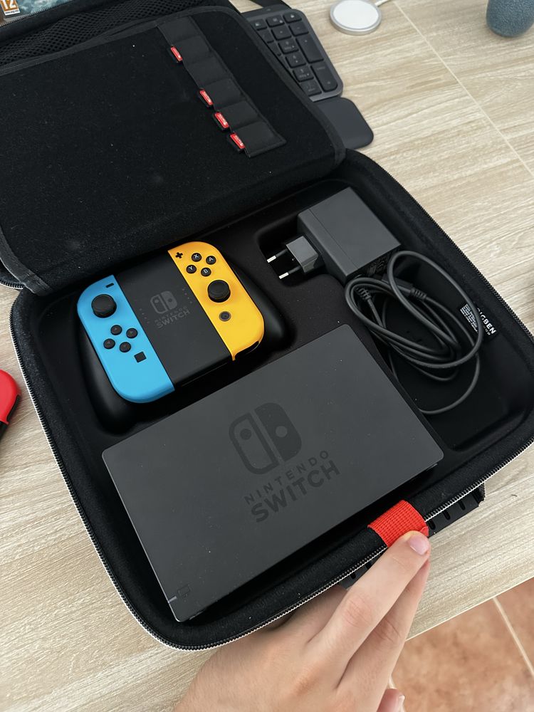 Nintendo Switch V2 - Como Nova + Extras