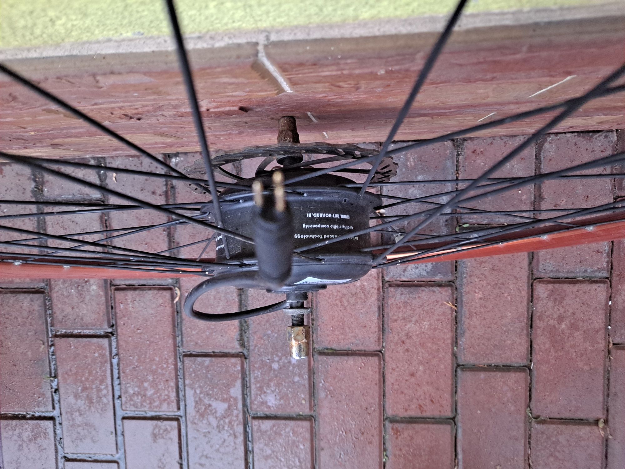 Kolo z silnikiem do roweru elektrycznego
