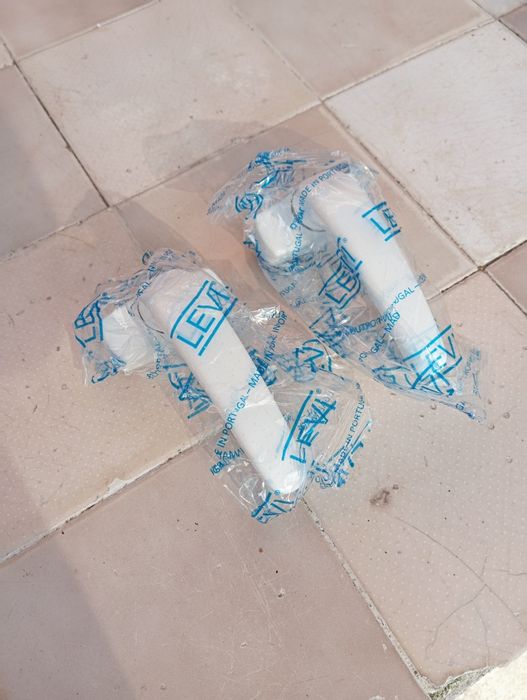 Puxadores em alumínio