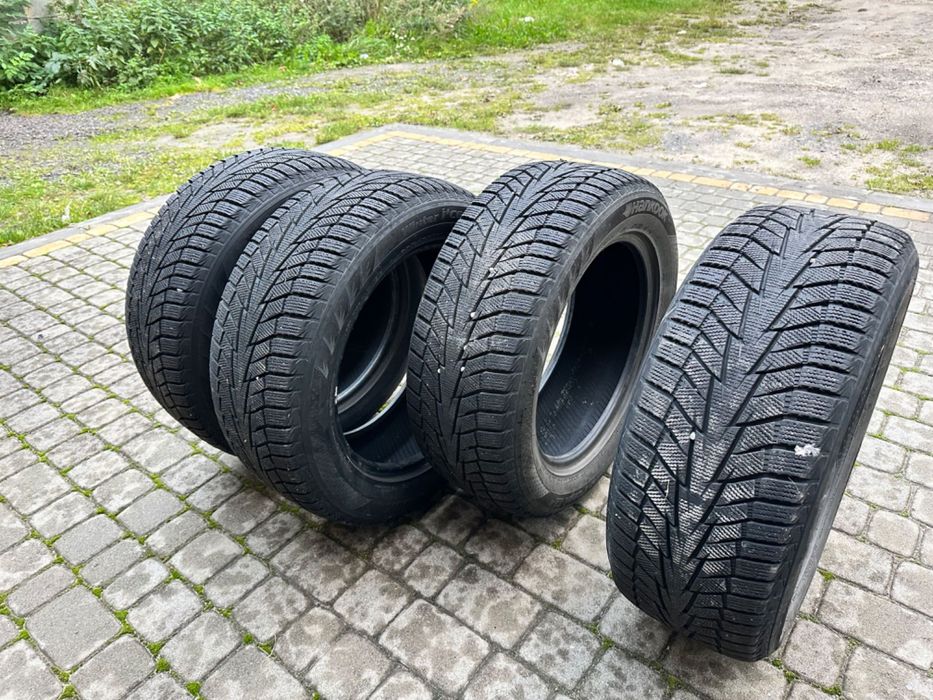 Продам зимові шини Hankook 235/55R17
