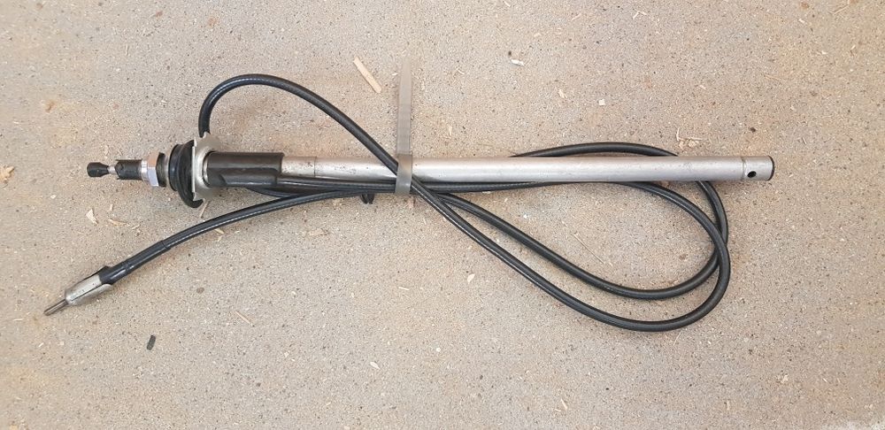 Antena samochodowa do zabytka wyciagana