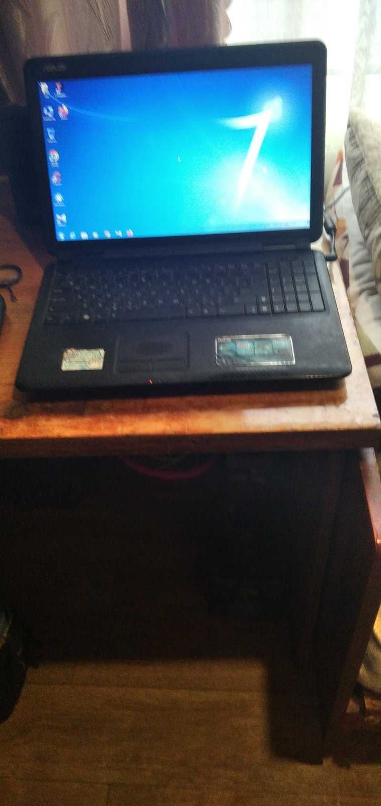 Ноутбук ASUS-K50C в хорошем состоянии.