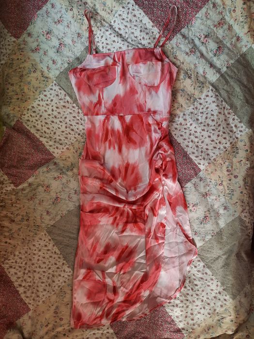 Літня атласна сукня асиметрична