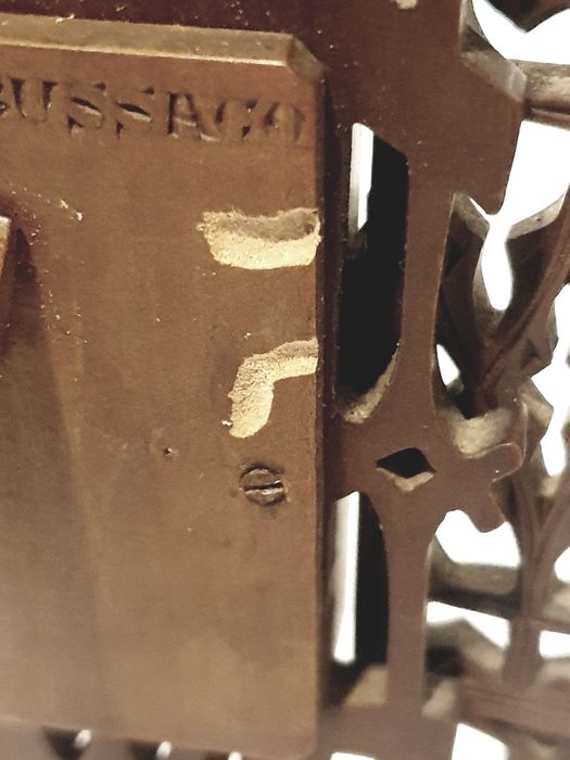 Pequeno antigo altar em madeira esculpida com pintura à lupa-Ecce Homo