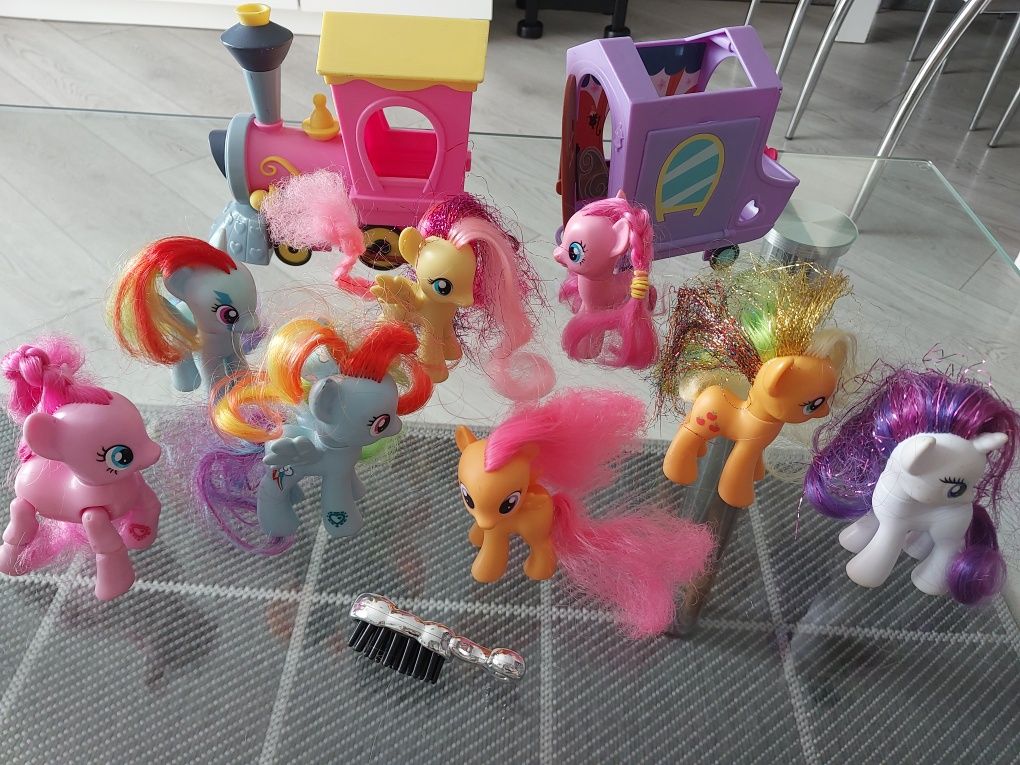 Sprzedam 8 konikow pony Hasbro gratis pociag