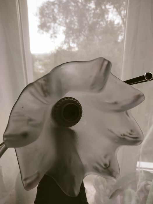 Продам  люстру  50 грн