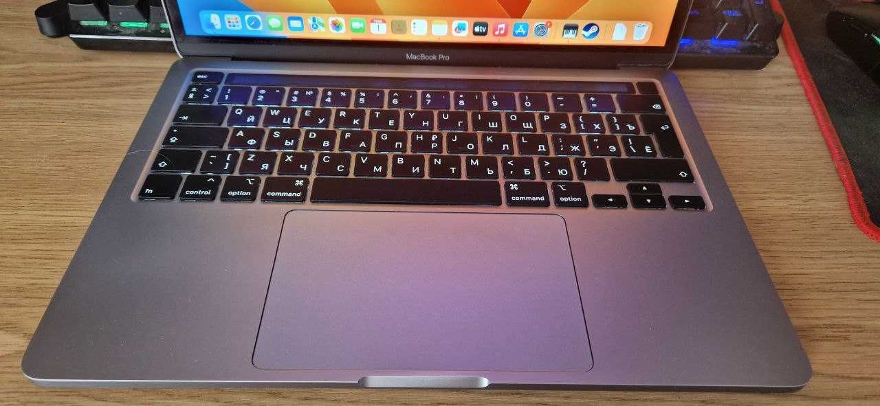 MacBook pro 13 i7 2020 16/512