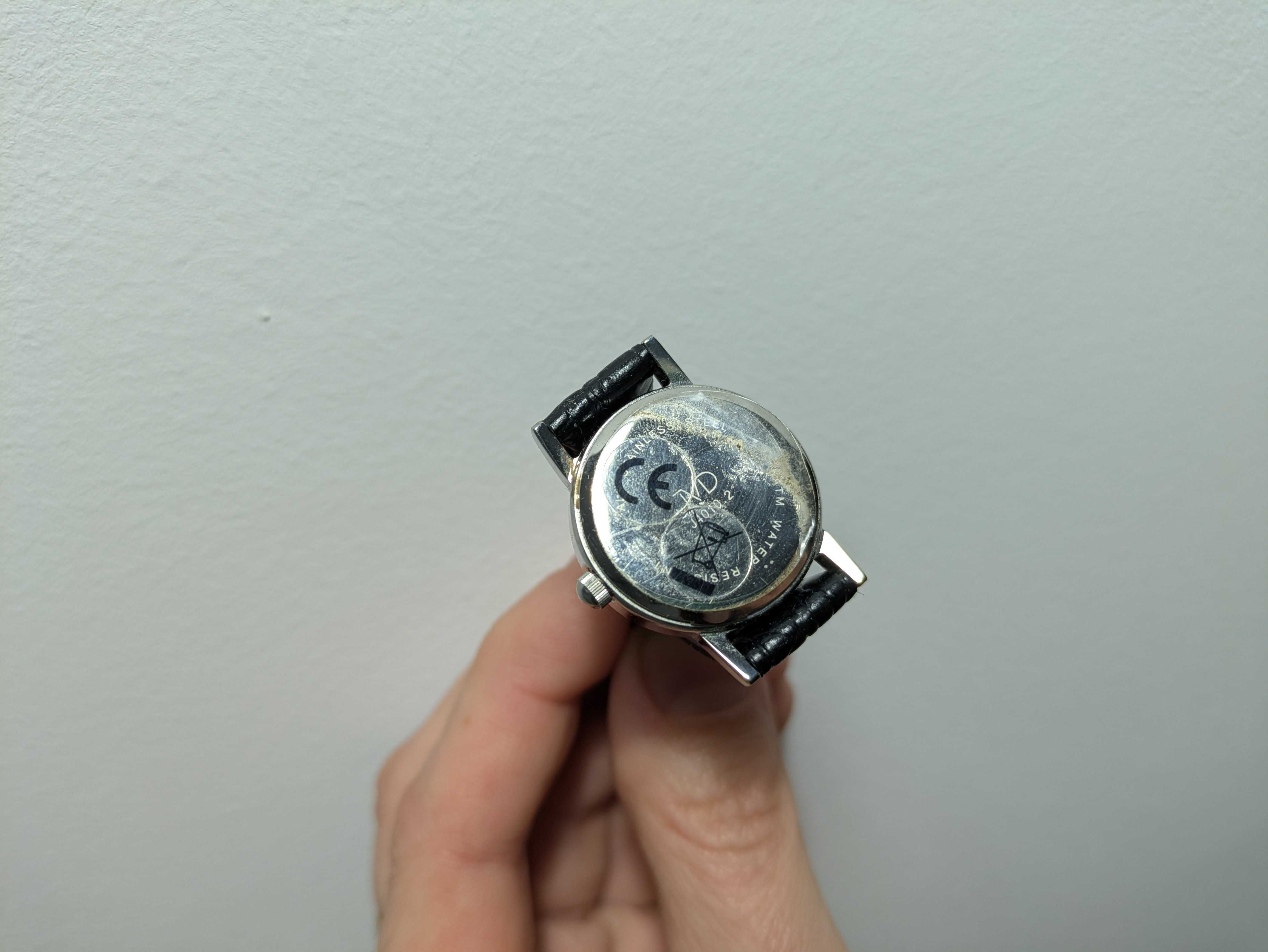 Zegarek damski JVD j4010.2 klasyczny na rękę