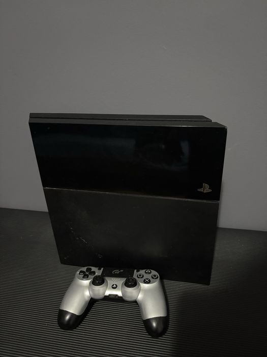 Vendo ps4 em bom estado
