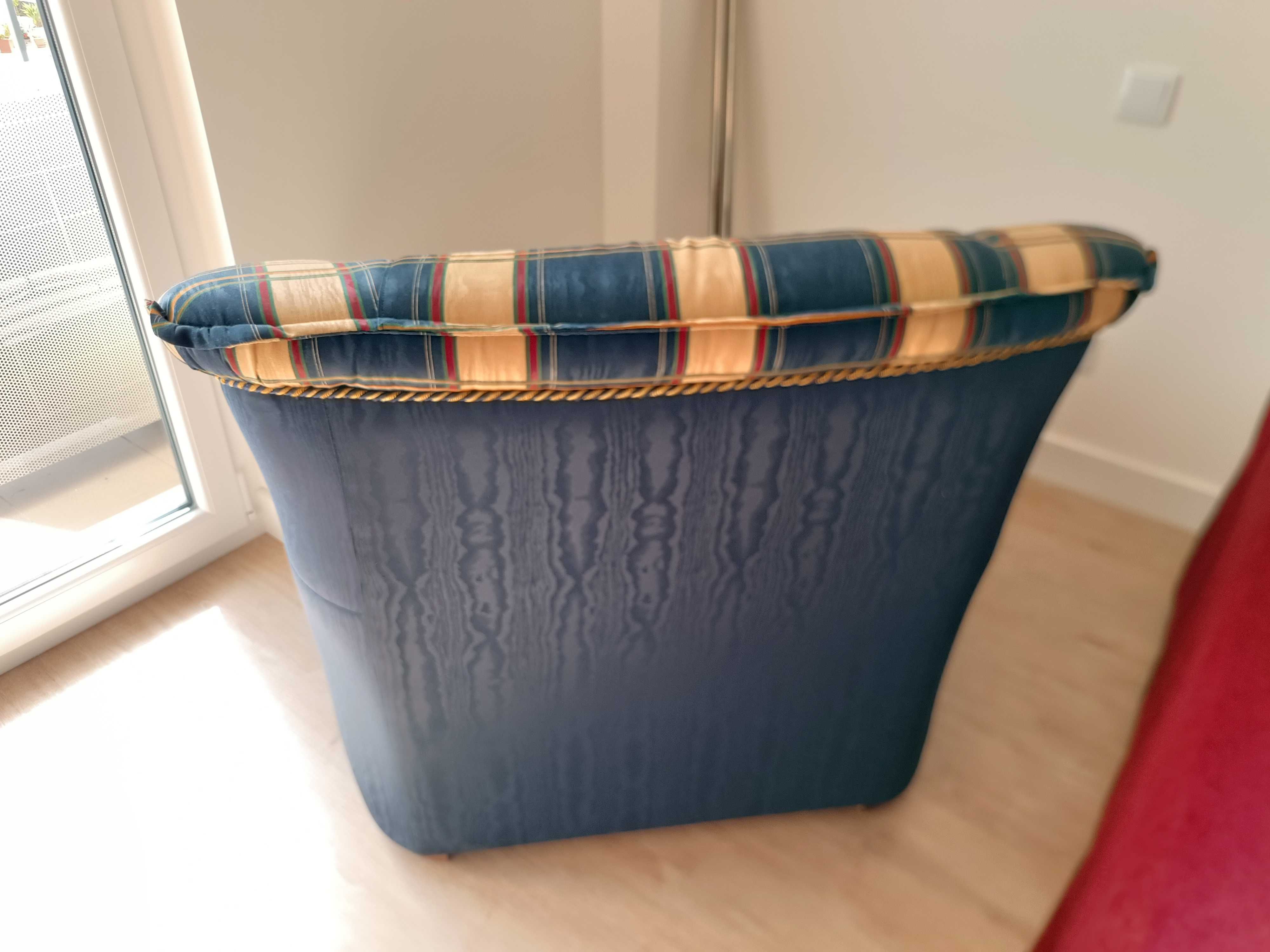 Sofá cama (3 lugares) + 2 sofás individuais