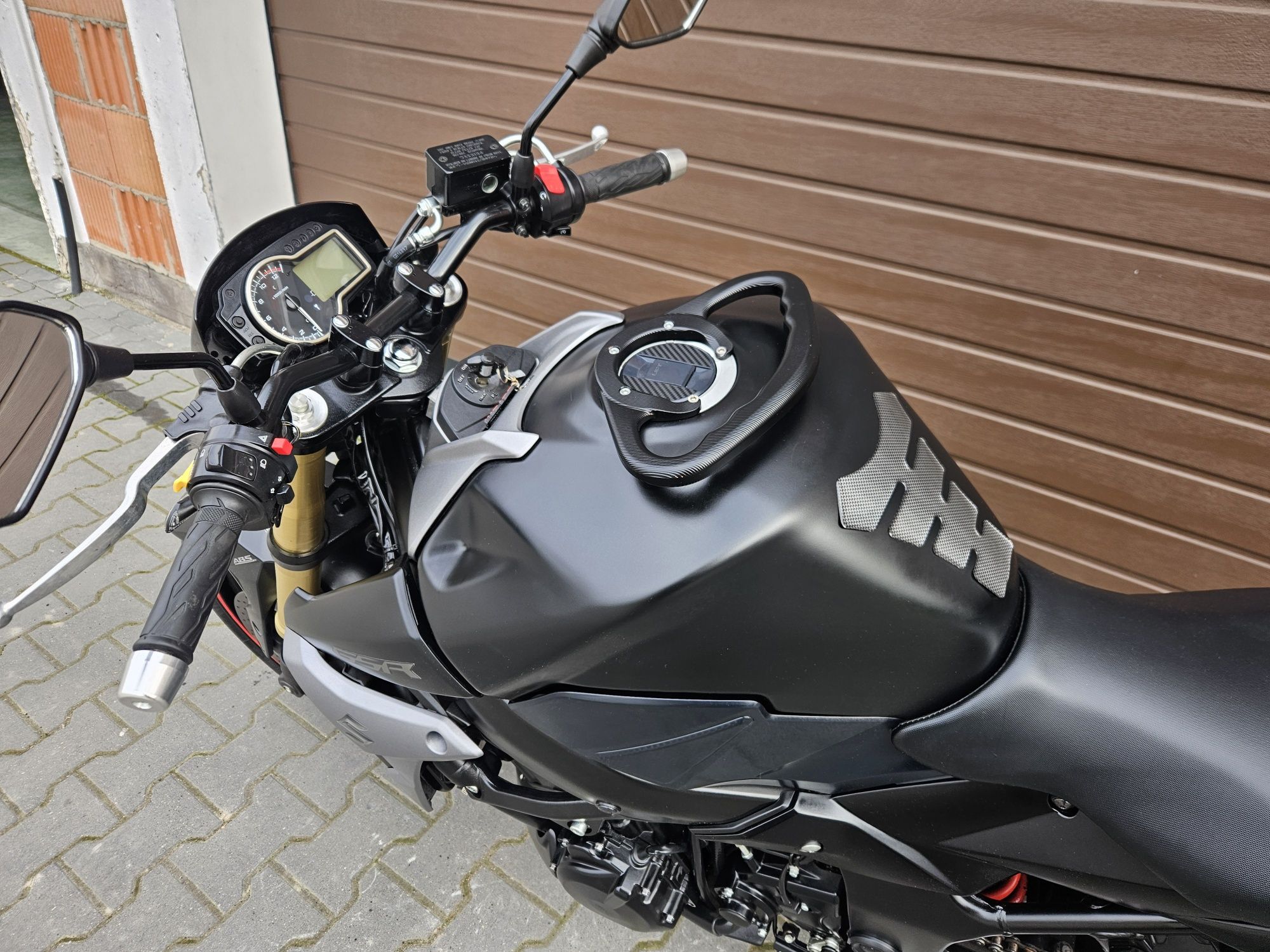 Suzuki GSR 750 ABS /2016/  - Scorpion