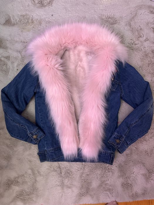 Jeansowa kurtka z odpinanym rozowym futerkiem i z cekinami S/M
