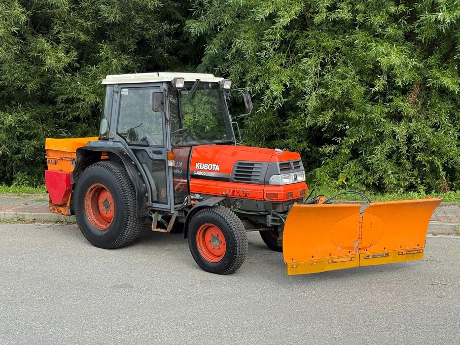 Kubota * Traktor KUBOTA L4200 * 4x4 * Pług Piaskarka * Wałek Przód Tył * Sprowadzony* Zimowe Utrzymanie