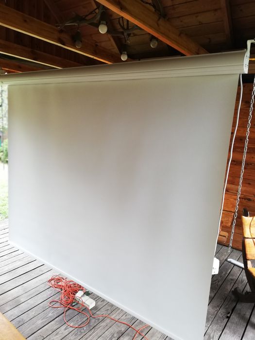 Ekran projekcyjny elektryczny Kauber White labe 200x150 MADE IN POLAND