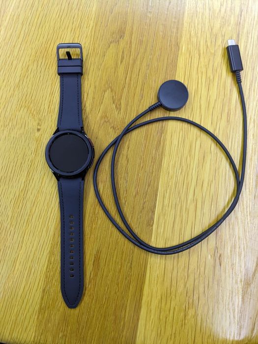 Samsung Galaxy watch 6 R950  43mm jak nowy