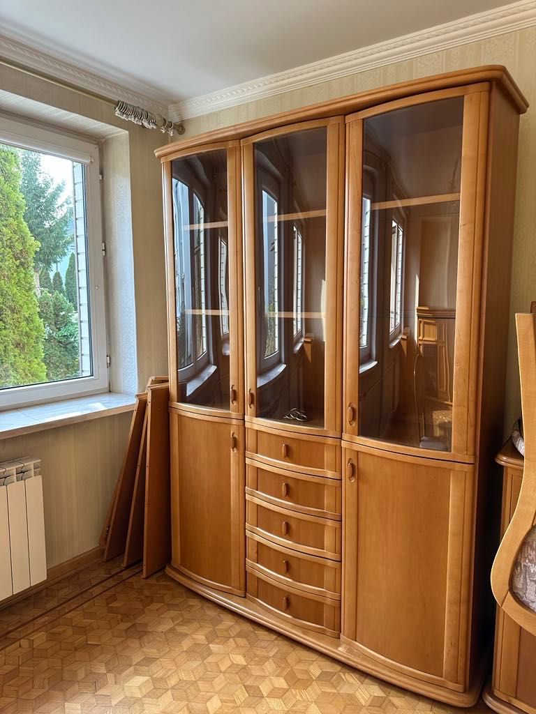 Sprzedam zestaw mebli drewnianych