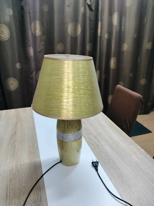 Candeeiro como novo, para lâmpadas e27  (casquilho grosso, não incl.)