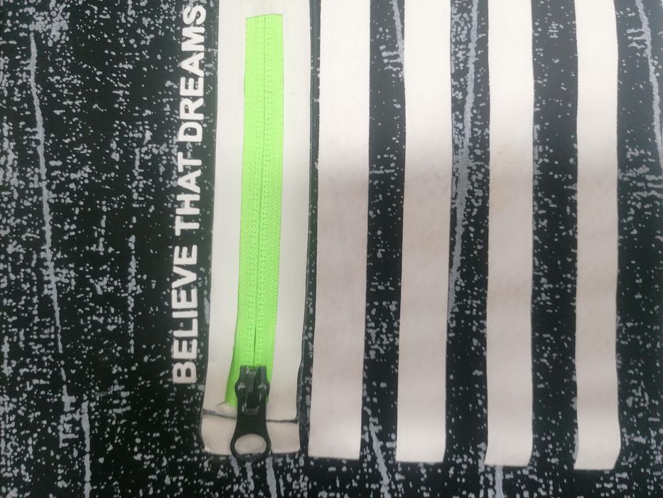 T-shirt preta tam. M