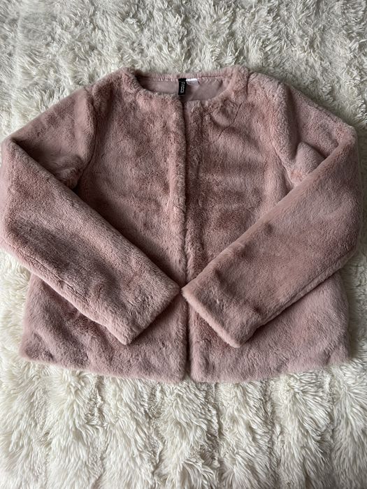 Шубка в пудровому кольорі розмір s!!