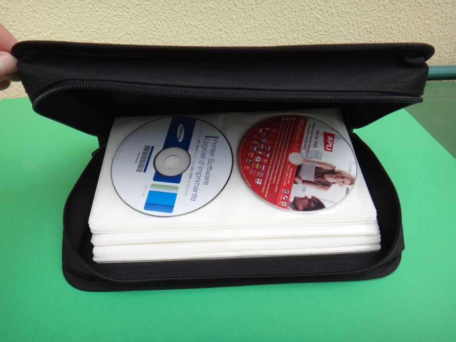 Bolsa c/Asa para 112 Cds ou DVD com Fecho Marca " SMEAD " - Nova