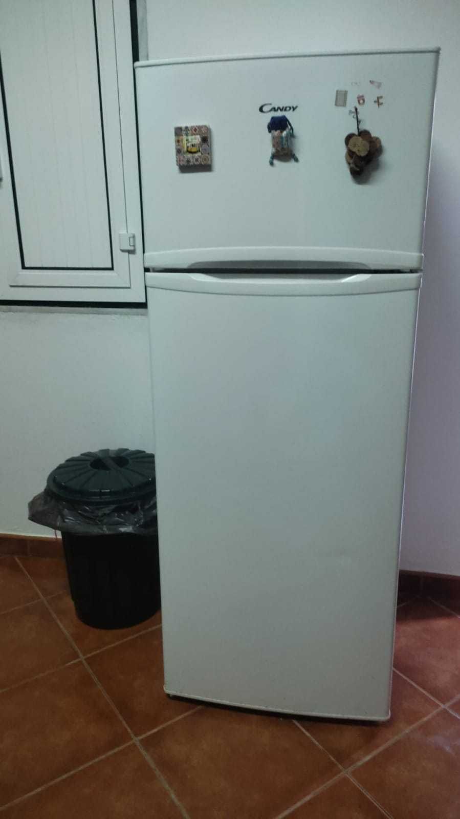 Vendo conjunto de quarto e cozinha por motivos de mudança (urgente)