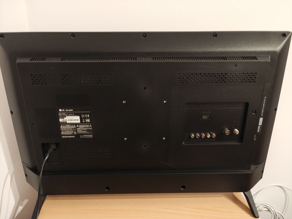 LG Led Tv 32LJ50 como Nova