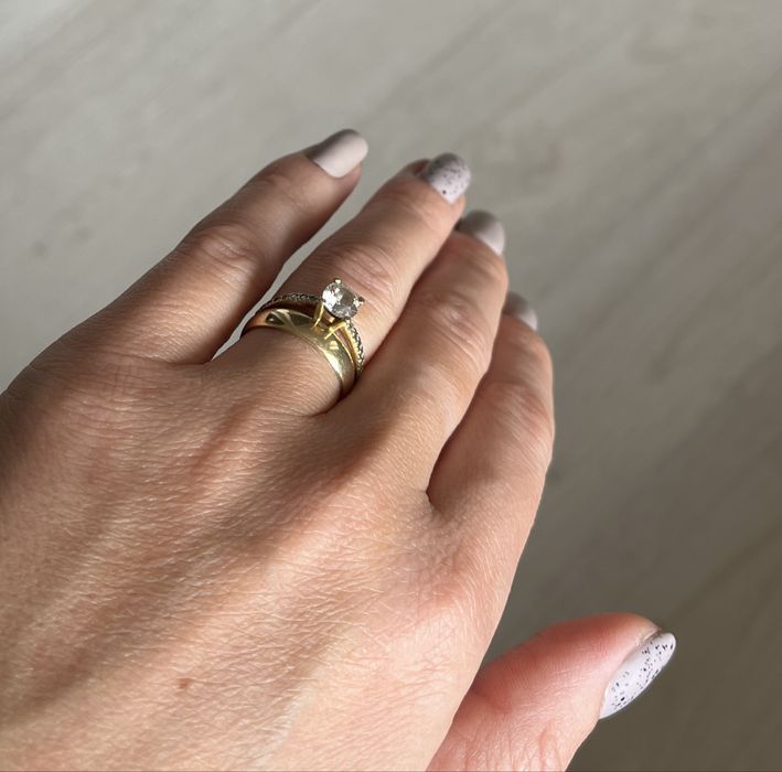 Кільце каблучка лимонне золото 585 розмір 17