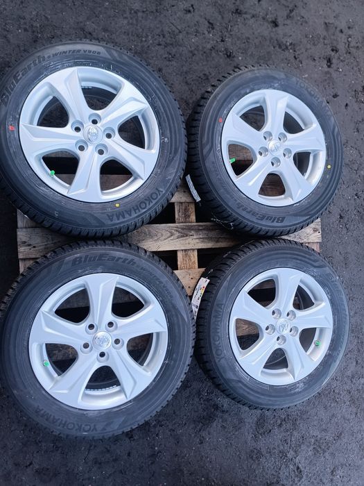 Nowe koła zimowe 185/65/15 Toyota Yaris IV 5x100 TPMS 2023 rok ET45