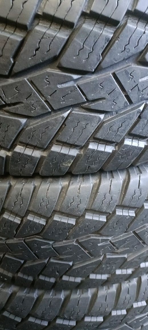 Pneus  265/70/15