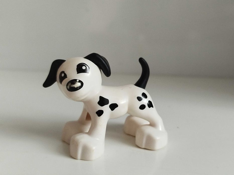 Lego Duplo zwierzęta - biały pies, piesek, dalmatyńczyk (1)