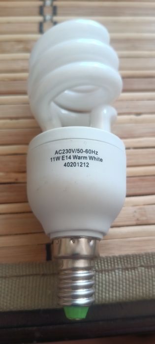 Żarówka energooszczędna mały gwint