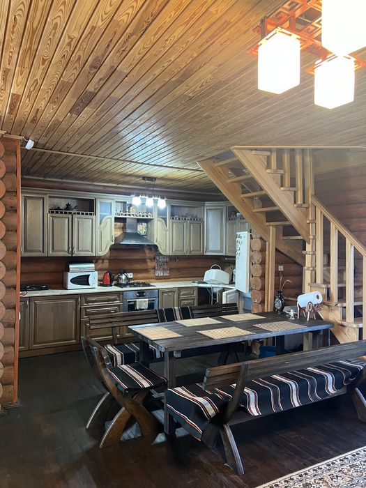 Продається 2х поверховий будинок біля озера у селі Нобель