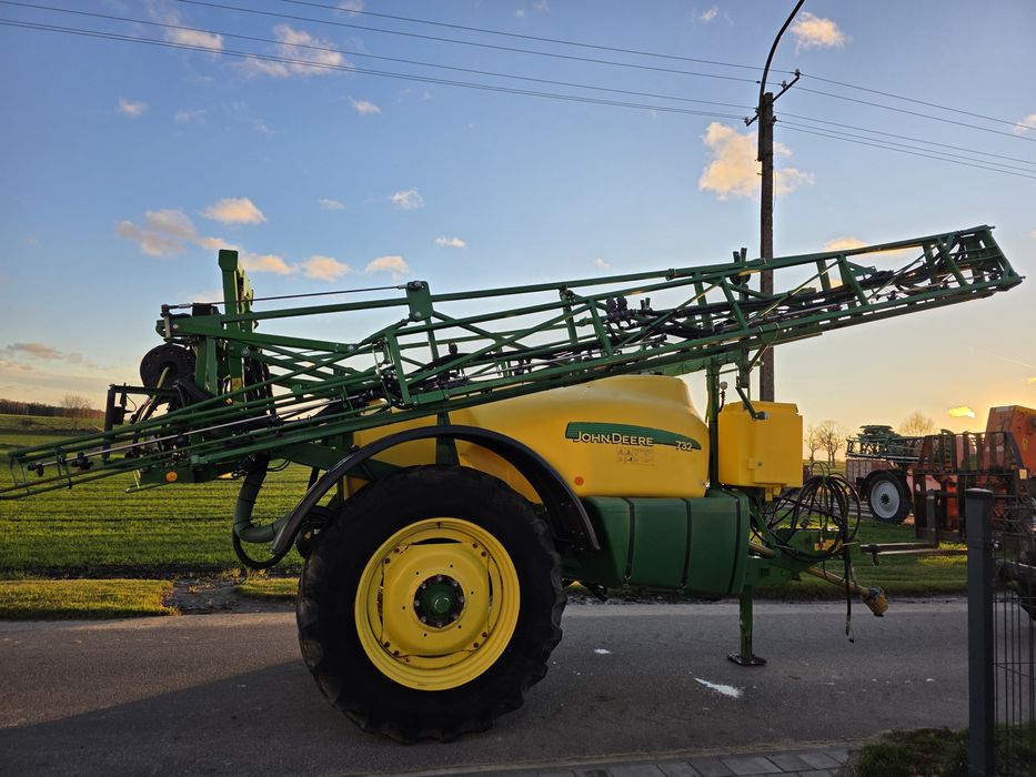 Opryskiwacz John Deere 732 , 28m