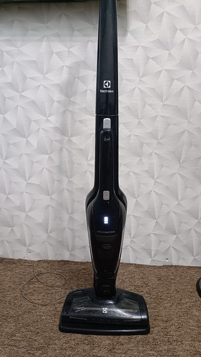 Пылесос Electrolux EER 75 NOW аккумуляторный.