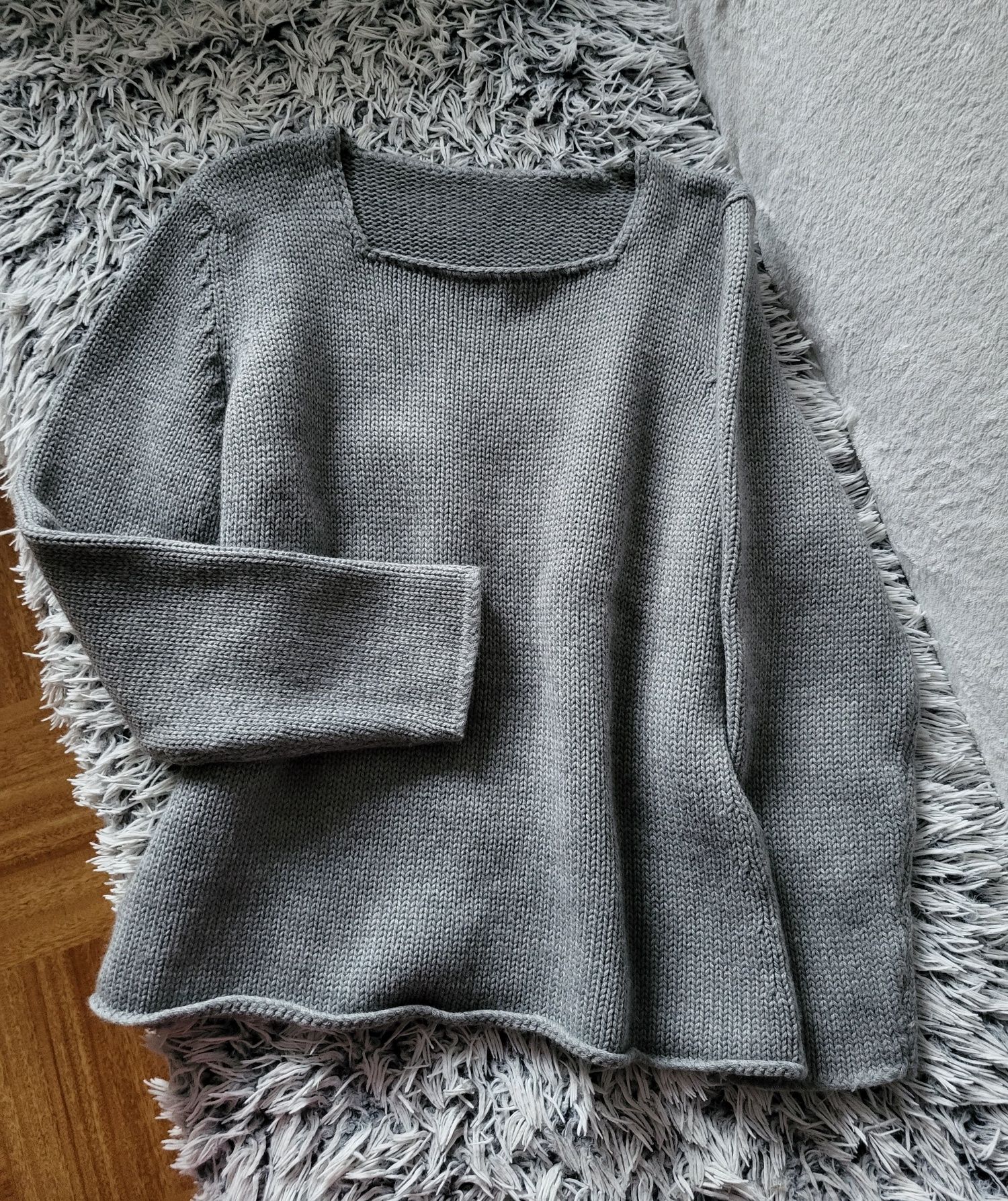 Ciepły sweter damski. Made in Italy. 50% włóczka lana merino. Rozm. L.