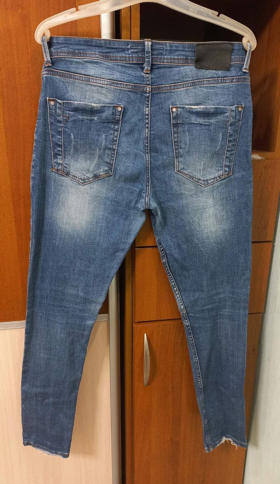 Продам джинси в нормальному стані