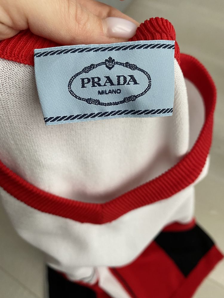 Жилет жилетка безрукавка майка футболка Prada оригинал Италия