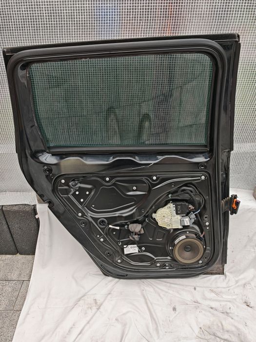 Drzwi Passat B6 kolor LC9X