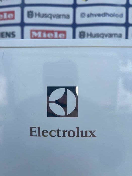 Морозильна камера Electrolux б/в 185cм біла суха заморозка #07428