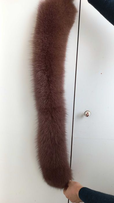 Меховой воротник.