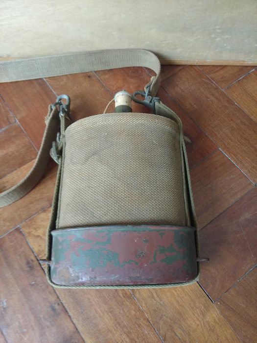 Cantil Militar antigo